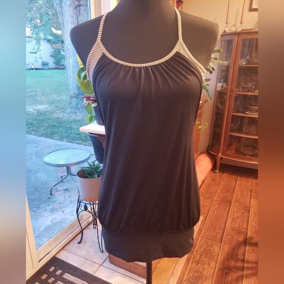 Lululemon no limit active wear athletic tank with bra sm black and white - Picture 1 of 9